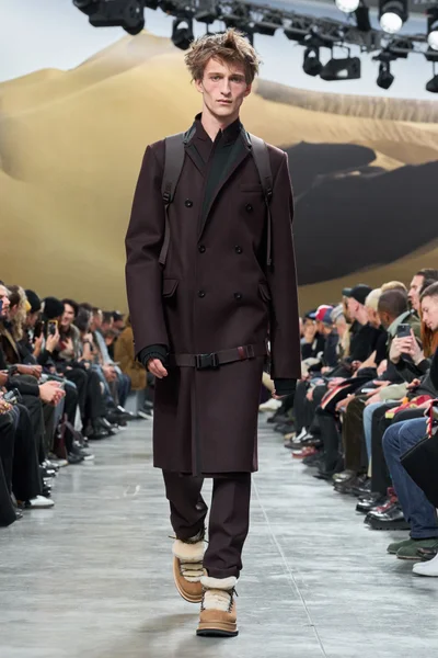 Look 32
